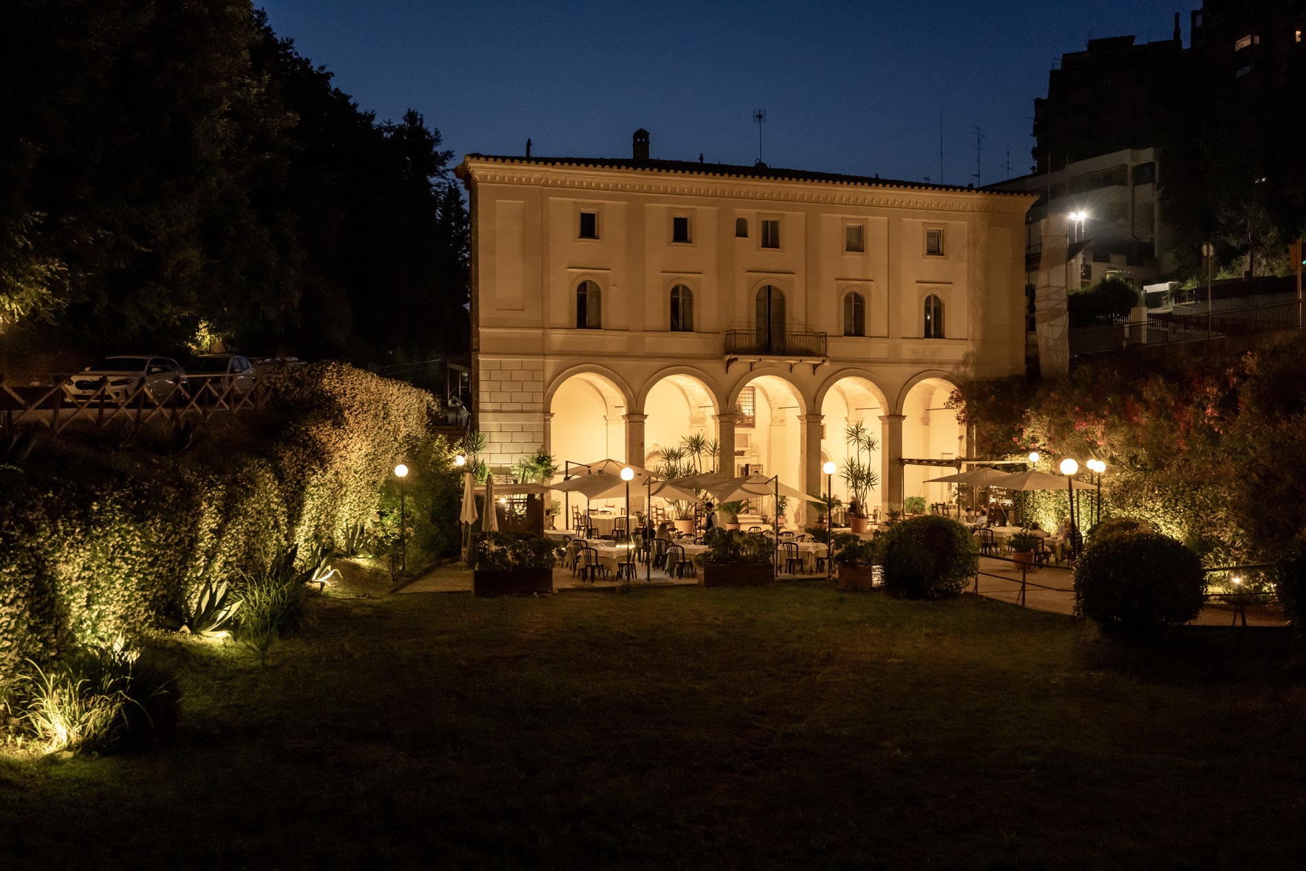 Immagine di notte Ristoro Terme San Galigano